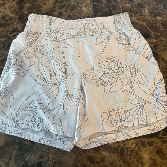 Columbia Pants - Columbia Sportswear Floral Print Athletic Shorts Coastal Chic Summer Size Medium